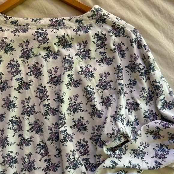 Pebble Court Floral Henley - Picture 6 of 6